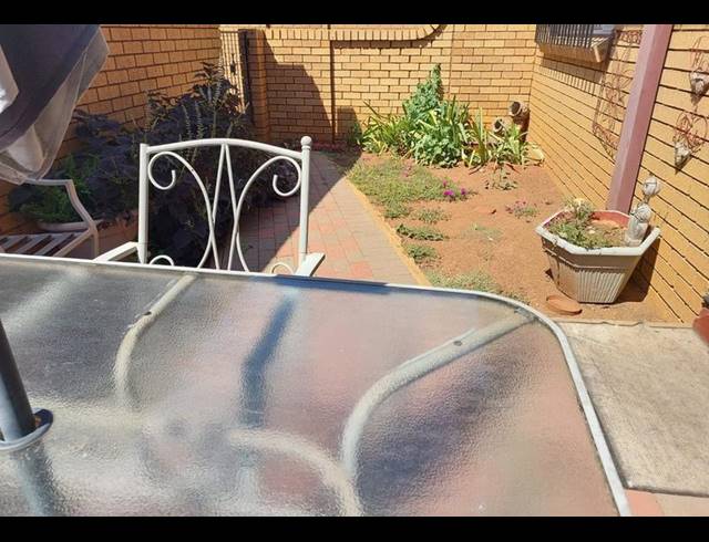 2 BEDROOM APARTMENT FOR SALE IN PRETORIA GARDENS